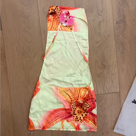 Brand new Jaded London Lucia Backless Mini Dress With Flower Detail - Picture 9 of 9